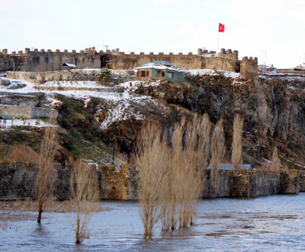 Kura_Nehri_ve_Ardahan_Kalesi_Merkez_Ardahan