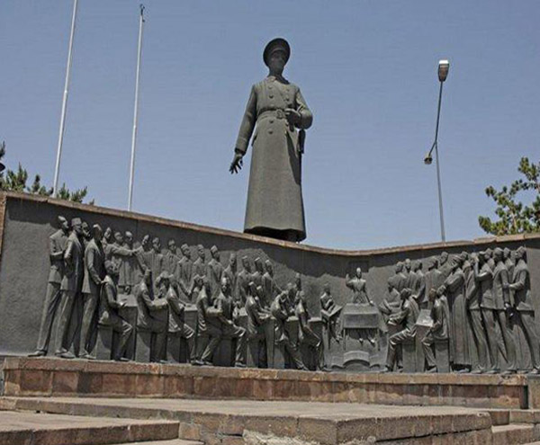Ataturk_Aniti_Erzurum