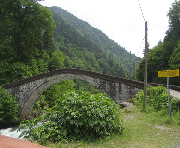 Kale_Koprusu_Camlihemsin_Rize