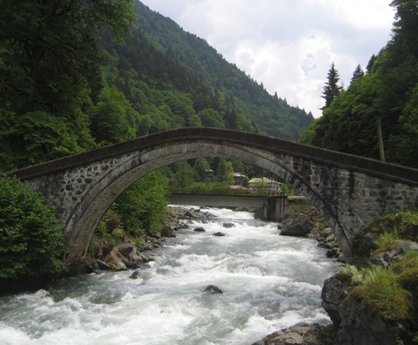 Kale_Koprusui_Camlihemsin_Rize